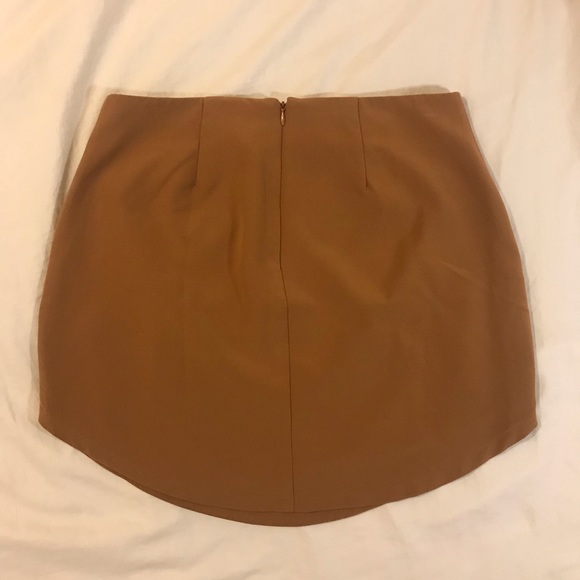 Tobi Camel Skirt - Picture 2 of 6
